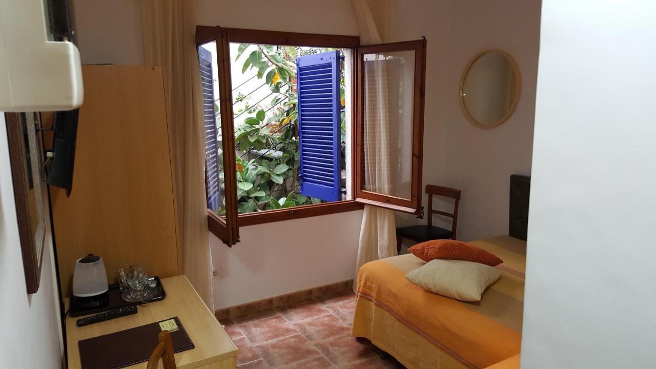 Hostal Residencia Catalina Palamós Exteriér fotografie