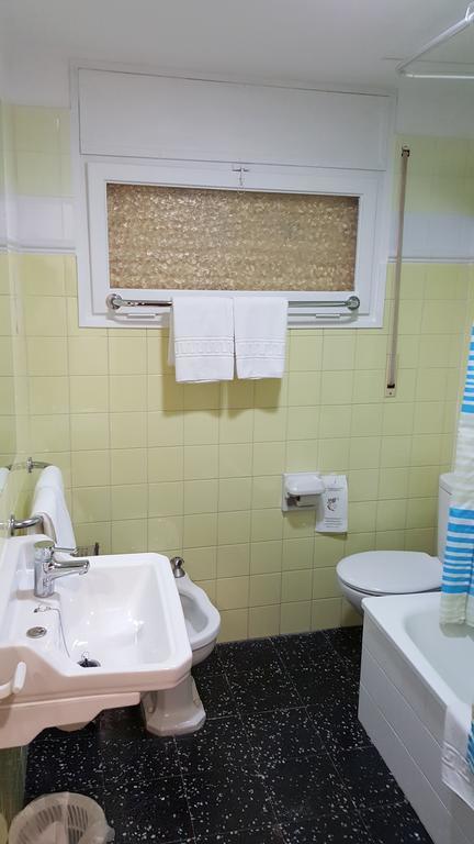 Hostal Residencia Catalina Palamós Exteriér fotografie