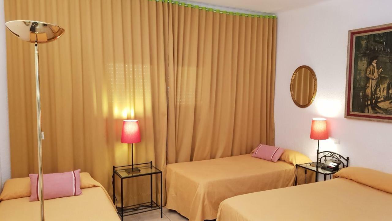 Hostal Residencia Catalina Palamós Exteriér fotografie